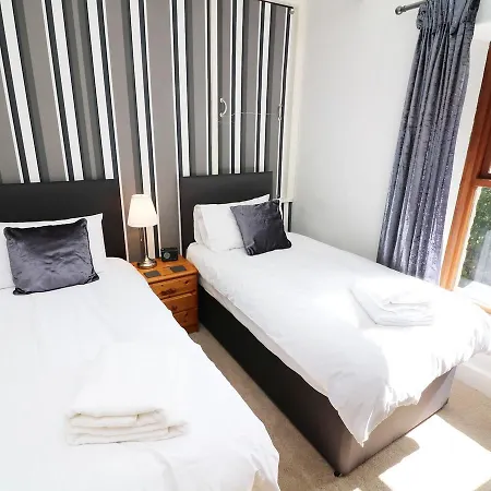 Sunset House, Grange-over-sands 펜션 *